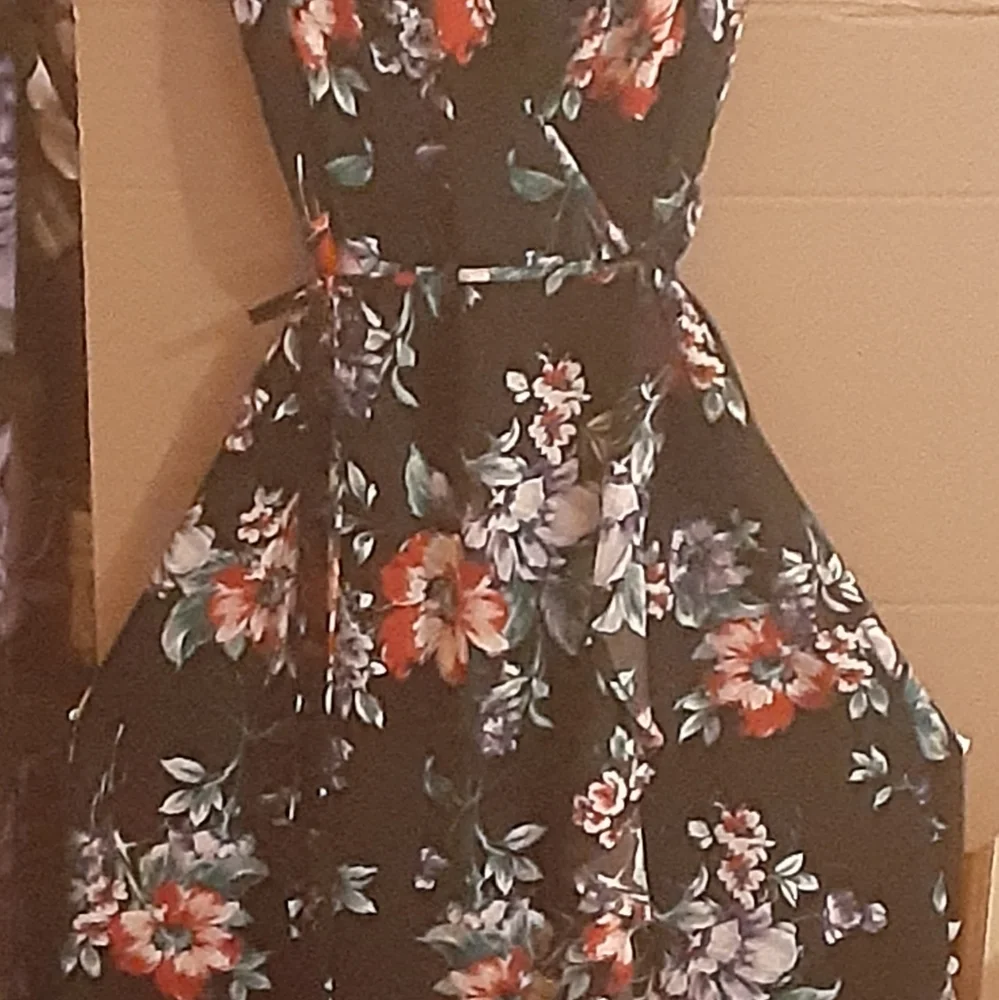 DRESS SIZE XS - Picture 4 of 4